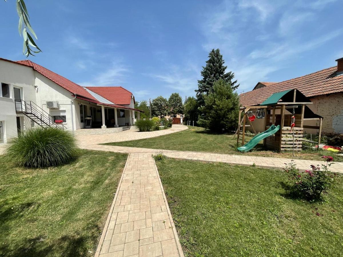 Апартаменты Battonya House Экстерьер фото